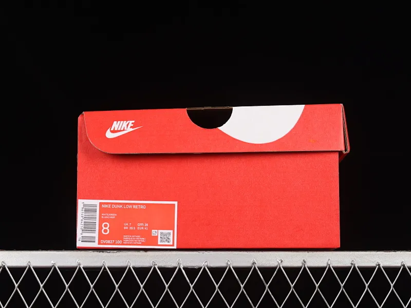 All categories Nk SB Dunk series Nk SB Dunk Low low-top sneakers Nk Dunk Low "Plaid" British style SB smashed backboard fashion casual sneakers DV0827-100